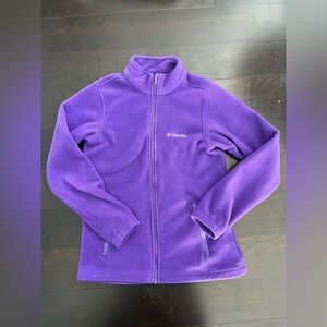 Super soft women’s Columbia zip-up sweater/coat